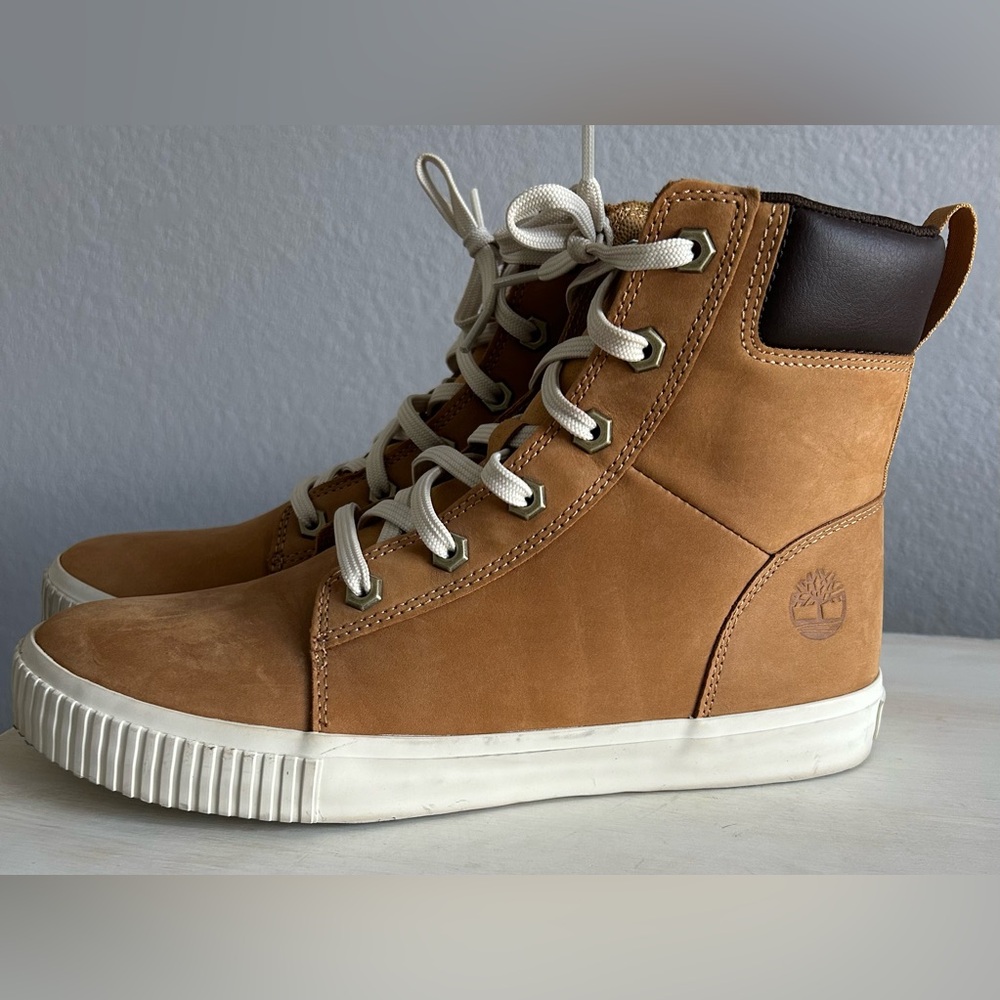 Timberland Women’s Skyla Bay 6-inch boots, Wheat Nubuck (tan) size 9. - Picture 3 of 9
